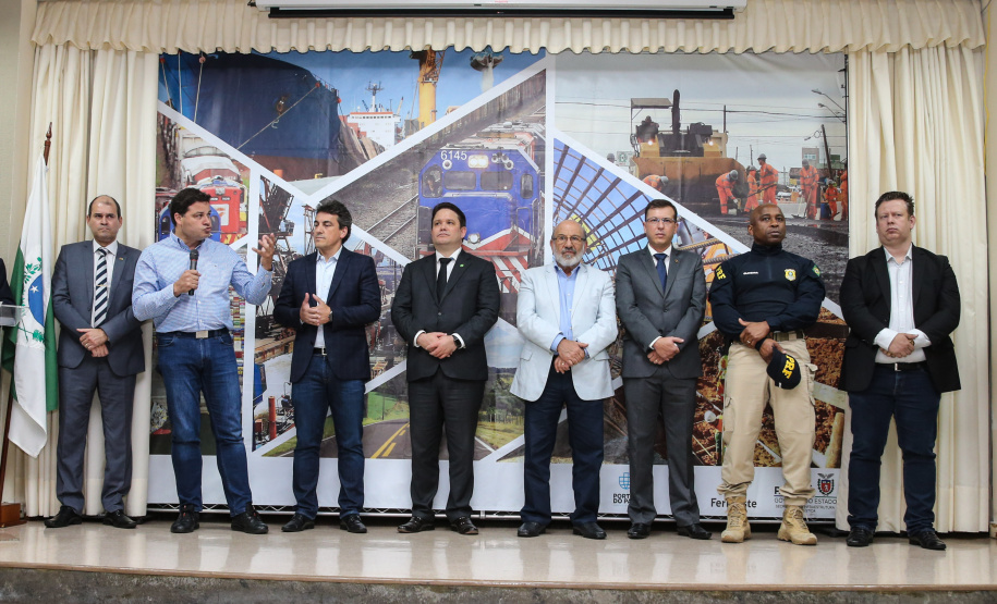 Na primeira reunião para apresentação do cronograma de atividades, o secretário de Estado da Infraestrutura e Logística, Sandro Alex, explicou que o objetivo dos grupos de trabalho do Governo do Estado e da União é garantir uma modelagem moderna de concessão.