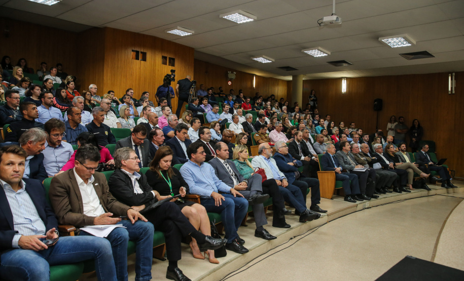 Na primeira reunião para apresentação do cronograma de atividades, o secretário de Estado da Infraestrutura e Logística, Sandro Alex, explicou que o objetivo dos grupos de trabalho do Governo do Estado e da União é garantir uma modelagem moderna de concessão.