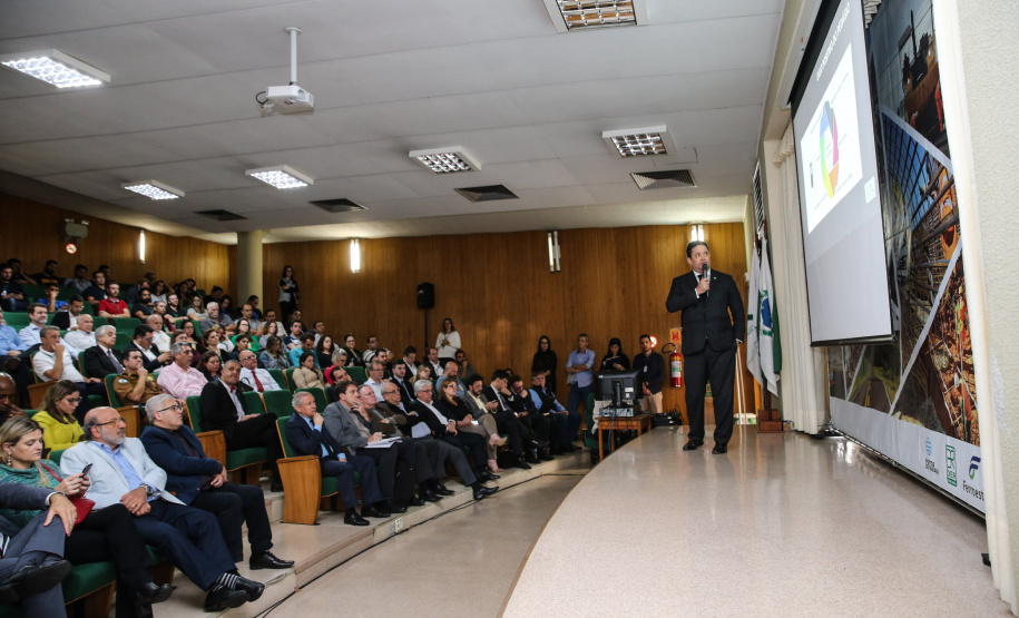 Na primeira reunião para apresentação do cronograma de atividades, o secretário de Estado da Infraestrutura e Logística, Sandro Alex, explicou que o objetivo dos grupos de trabalho do Governo do Estado e da União é garantir uma modelagem moderna de concessão.