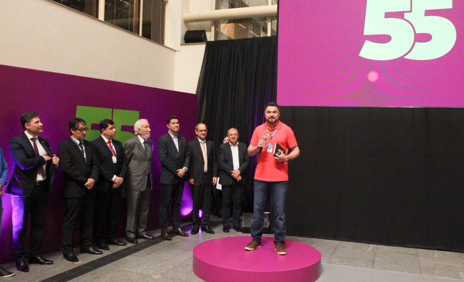 A Celepar comemorou nesta quarta-feira, 27 de novembro, 55 anos de história dedicada a facilitar a vida do cidadão paranaense. No evento de comemoração, com a presença do vice-governador Darci Piana, foi anunciado mais um projeto inovador, o CeleparLand, e também apresentada a nova identidade visual da empresa. Curitiba, 27/11/2019- Foto: Ari Dias/AEN