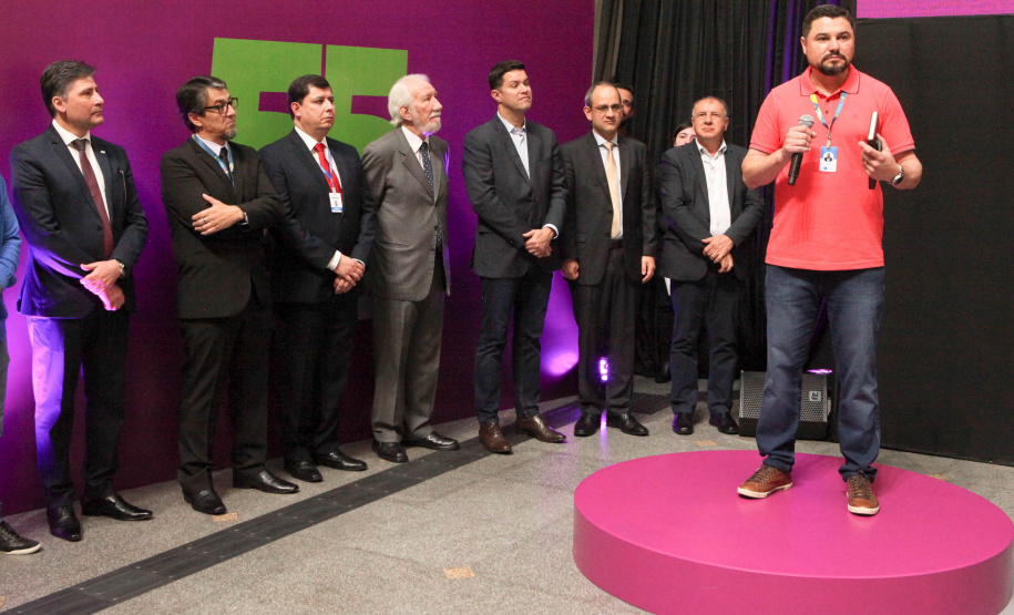 A Celepar comemorou nesta quarta-feira, 27 de novembro, 55 anos de história dedicada a facilitar a vida do cidadão paranaense. No evento de comemoração, com a presença do vice-governador Darci Piana, foi anunciado mais um projeto inovador, o CeleparLand, e também apresentada a nova identidade visual da empresa. Curitiba, 27/11/2019- Foto: Ari Dias/AEN