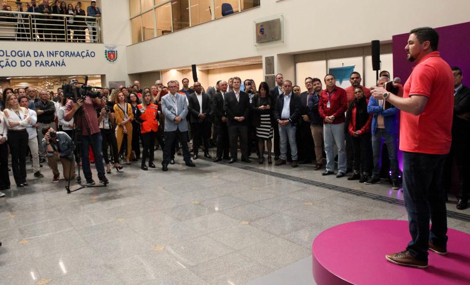 A Celepar comemorou nesta quarta-feira, 27 de novembro, 55 anos de história dedicada a facilitar a vida do cidadão paranaense. No evento de comemoração, com a presença do vice-governador Darci Piana, foi anunciado mais um projeto inovador, o CeleparLand, e também apresentada a nova identidade visual da empresa. Curitiba, 27/11/2019- Foto: Ari Dias/AEN