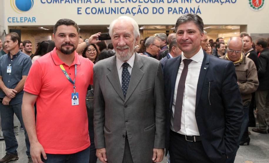 A Celepar comemorou nesta quarta-feira, 27 de novembro, 55 anos de história dedicada a facilitar a vida do cidadão paranaense. No evento de comemoração, com a presença do vice-governador Darci Piana, foi anunciado mais um projeto inovador, o CeleparLand, e também apresentada a nova identidade visual da empresa. Curitiba, 27/11/2019- Foto: Ari Dias/AEN