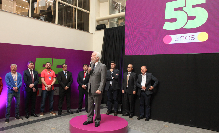 A Celepar comemorou nesta quarta-feira, 27 de novembro, 55 anos de história dedicada a facilitar a vida do cidadão paranaense. No evento de comemoração, com a presença do vice-governador Darci Piana, foi anunciado mais um projeto inovador, o CeleparLand, e também apresentada a nova identidade visual da empresa. Curitiba, 27/11/2019- Foto: Ari Dias/AEN