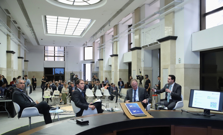O governador Carlos Massa Ratinho Junior apresentou nesta quarta-feira (27), na Bolsa de Valores de São Paulo, as oportunidades de investimentos no Paraná. Ele destacou os potenciais do Estado, a moderna legislação sobre Parcerias Público-Privadas (PPPs) e o novo programa de concessão de rodovias, que vai abranger 4,1 quilômetros de estradas.Foto: José Fernando Ogura/AEN