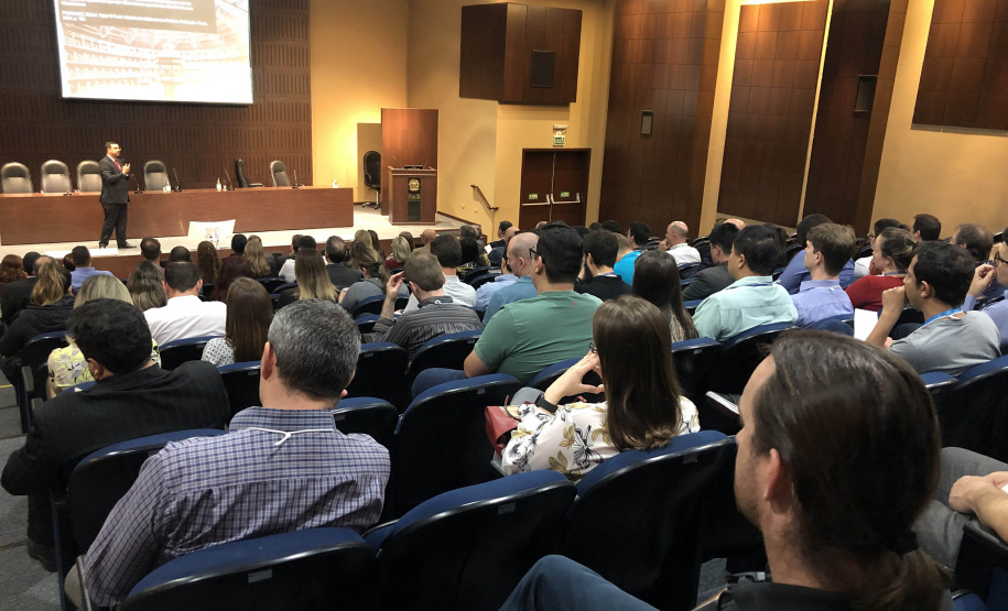 A Lei Geral de Proteção de Dados (LGPD) entra plenamente em vigor em agosto do próximo ano e exigirá adequações. Para esclarecer os reflexos da lei nas operações diárias do governo estadual, a Controladoria-Geral do Estado (CGE), em parceria com a Celepar, reuniram especialistas no assunto e servidores de diversos órgãos estaduais para debaterem as mudanças exigidas por essa legislação. O encontro foi terça-feira (26). Foto:CGE