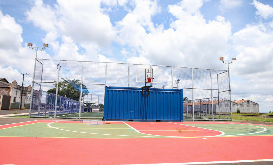 O Governador Carlos Massa Ratinho Júnior lança nesta quinta-feira (28),  o Programa Vida Nova Paraná em Jandaia do Sul.  E também anuncia  recursos e ações nas áreas da saúde, desenvolvimento urbano e sinalização viária, além de entrega de ambulância e de viatura para a Polícia Militar.Jandaia do Sul, 28/11/2019 -  Foto: Geraldo Bubniak/AEN