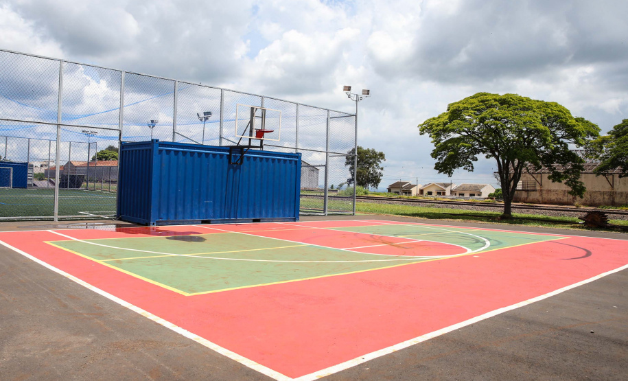 O Governador Carlos Massa Ratinho Júnior lança nesta quinta-feira (28),  o Programa Vida Nova Paraná em Jandaia do Sul.  E também anuncia  recursos e ações nas áreas da saúde, desenvolvimento urbano e sinalização viária, além de entrega de ambulância e de viatura para a Polícia Militar.Jandaia do Sul, 28/11/2019 -  Foto: Geraldo Bubniak/AEN