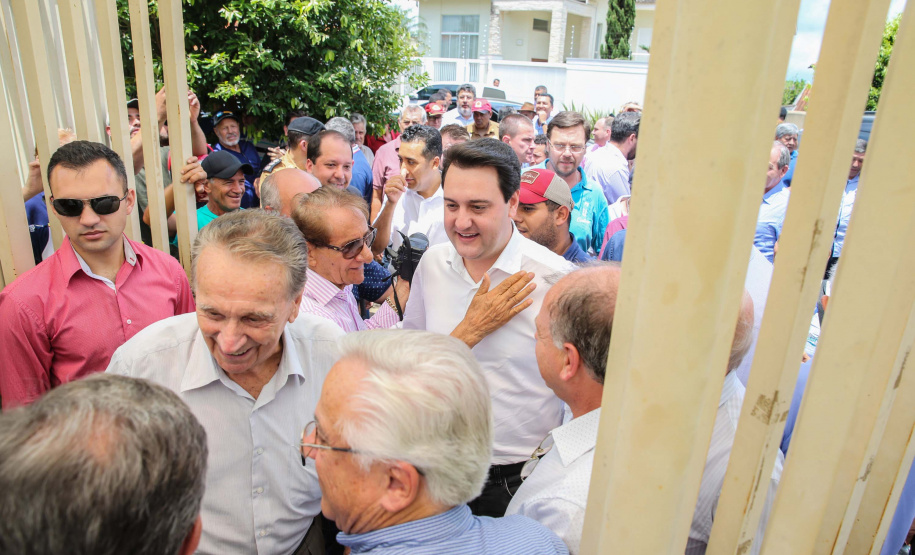 O Governador Carlos Massa Ratinho Júnior lança nesta quinta-feira (28),  o Programa Vida Nova Paraná em Jandaia do Sul.  E também anuncia  recursos e ações nas áreas da saúde, desenvolvimento urbano e sinalização viária, além de entrega de ambulância e de viatura para a Polícia Militar.Jandaia do Sul, 28/11/2019 -  Foto: Geraldo Bubniak/AEN