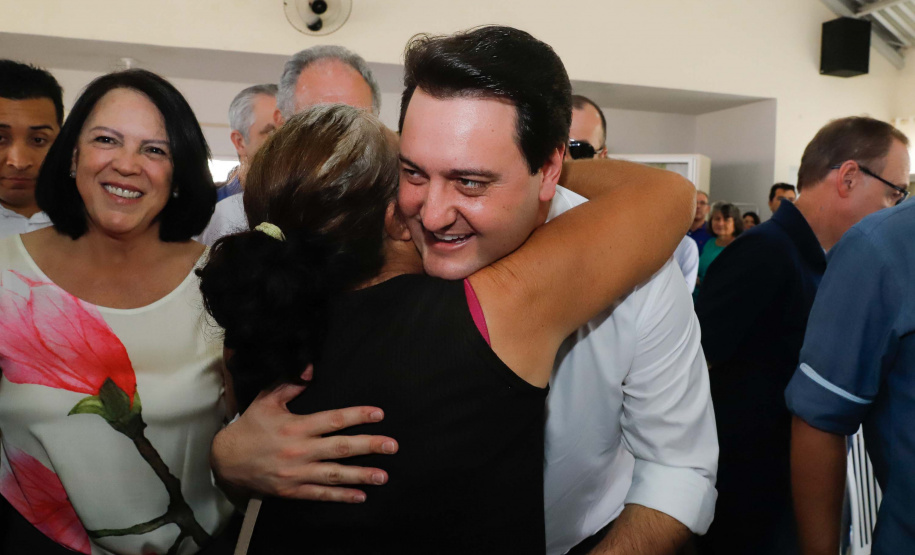 O município de Jandaia do Sul, no Vale do Ivaí, receberá uma série de ações do Governo do Estado nas áreas da saúde, segurança, saneamento, esporte, desenvolvimento urbano e para a sinalização de trânsito. Os investimentos somam R$ 21 milhões e foram confirmados pelo governador Carlos Massa Ratinho Junior nesta quinta-feira (28), em evento no município.