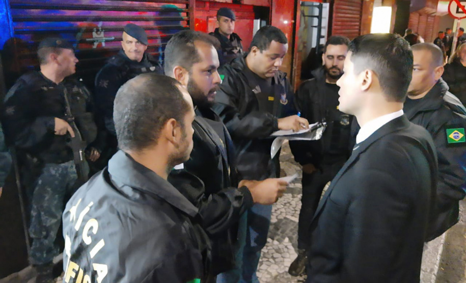 A Força-Tarefa Infância Segura de Combate a Crimes contra a Criança realizou na noite de quinta-feira (28) ações de fiscalização e conscientização em estabelecimentos comerciais e bares de Curitiba. Foi a sexta Operação Integrada e Ostensiva de Protec&#807;a&#771;o a&#768;s Crianc&#807;as e Adolescentes. Foto:SEJUF