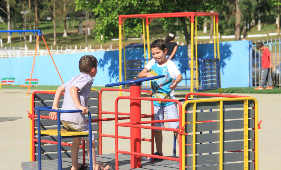 O secretário estadual do Desenvolvimento Urbano e de Obras Públicas, João Carlos Ortega, participou neste fim de semana da inauguração de ampliação de mais de 500 m2 de obras do antigo Centro de Convivência de Idosos. Foto: Gustavo Pontes/SEDU
