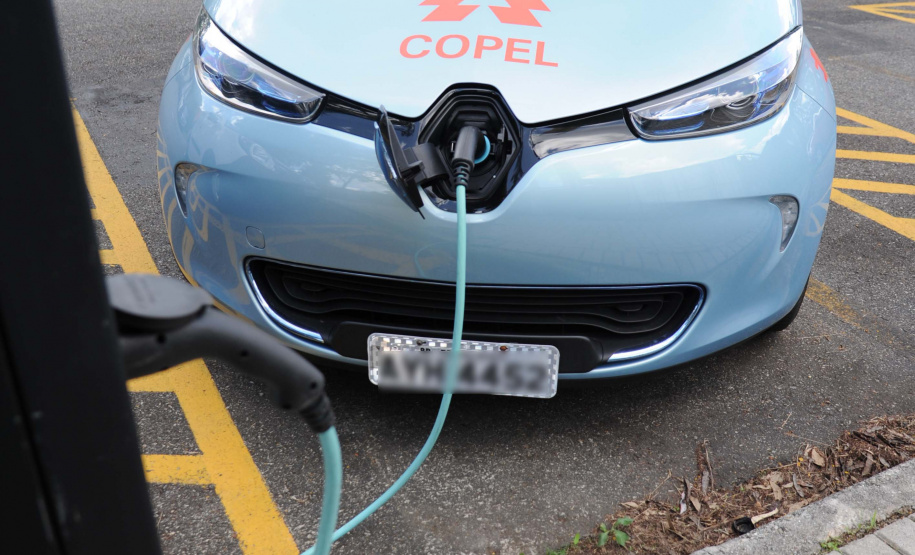 Copel publica norma para recarga de veículos elétricos.