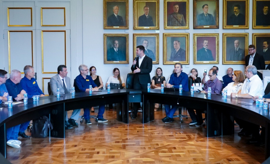 O Governo do Estado conclui esta semana a rodada de autorizações para liberação de recursos do programa Paraná Mais Cidades, que começou há cerca de dois meses. Coordenado pela Casa Civil, o programa é uma parceria entre o Governo e a Assembleia Legislativa e conta com R$ 351 milhões, provenientes do Tesouro Estadual e da devolução do exercício orçamentário do Legislativo. Foto: Guilherme Flores/Casa Civil