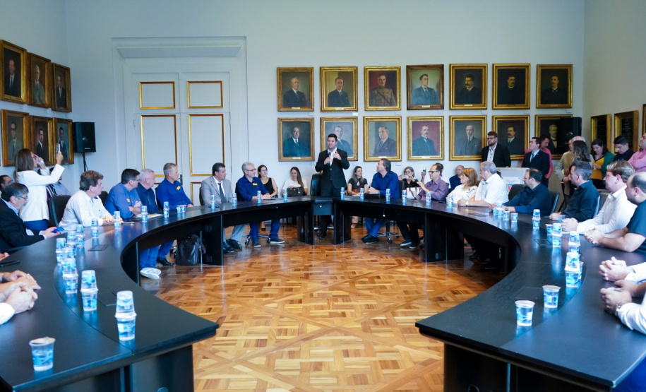 O Governo do Estado conclui esta semana a rodada de autorizações para liberação de recursos do programa Paraná Mais Cidades, que começou há cerca de dois meses. Coordenado pela Casa Civil, o programa é uma parceria entre o Governo e a Assembleia Legislativa e conta com R$ 351 milhões, provenientes do Tesouro Estadual e da devolução do exercício orçamentário do Legislativo. Foto: Guilherme Flores/Casa Civil