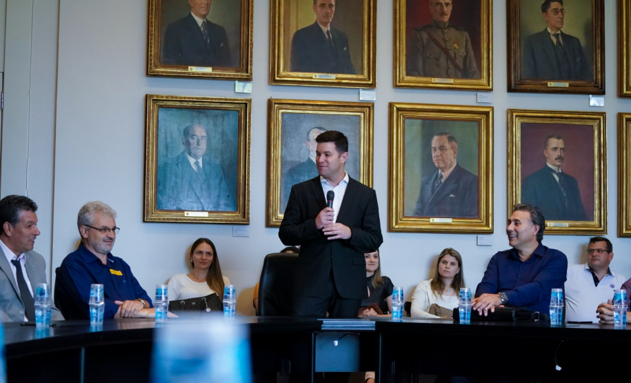 O Governo do Estado conclui esta semana a rodada de autorizações para liberação de recursos do programa Paraná Mais Cidades, que começou há cerca de dois meses. Coordenado pela Casa Civil, o programa é uma parceria entre o Governo e a Assembleia Legislativa e conta com R$ 351 milhões, provenientes do Tesouro Estadual e da devolução do exercício orçamentário do Legislativo. Foto: Guilherme Flores/Casa Civil