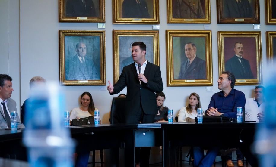 O Governo do Estado conclui esta semana a rodada de autorizações para liberação de recursos do programa Paraná Mais Cidades, que começou há cerca de dois meses. Coordenado pela Casa Civil, o programa é uma parceria entre o Governo e a Assembleia Legislativa e conta com R$ 351 milhões, provenientes do Tesouro Estadual e da devolução do exercício orçamentário do Legislativo. Foto: Guilherme Flores/Casa Civil