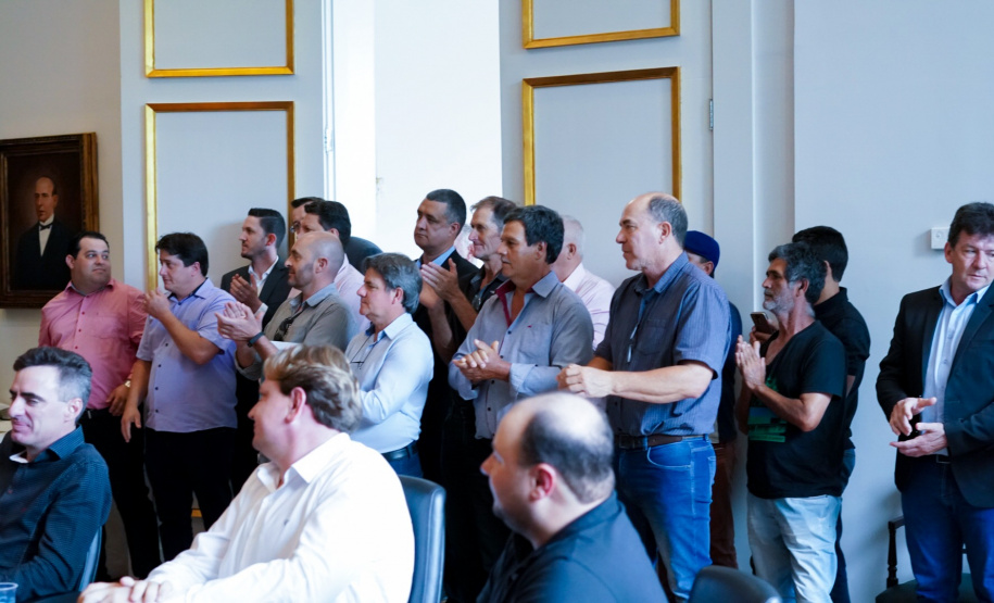 O Governo do Estado conclui esta semana a rodada de autorizações para liberação de recursos do programa Paraná Mais Cidades, que começou há cerca de dois meses. Coordenado pela Casa Civil, o programa é uma parceria entre o Governo e a Assembleia Legislativa e conta com R$ 351 milhões, provenientes do Tesouro Estadual e da devolução do exercício orçamentário do Legislativo. Foto: Guilherme Flores/Casa Civil