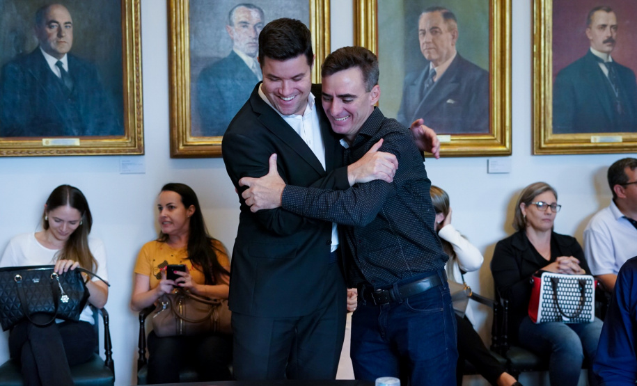 O Governo do Estado conclui esta semana a rodada de autorizações para liberação de recursos do programa Paraná Mais Cidades, que começou há cerca de dois meses. Coordenado pela Casa Civil, o programa é uma parceria entre o Governo e a Assembleia Legislativa e conta com R$ 351 milhões, provenientes do Tesouro Estadual e da devolução do exercício orçamentário do Legislativo. Foto: Guilherme Flores/Casa Civil