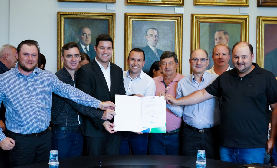 O Governo do Estado conclui esta semana a rodada de autorizações para liberação de recursos do programa Paraná Mais Cidades, que começou há cerca de dois meses. Coordenado pela Casa Civil, o programa é uma parceria entre o Governo e a Assembleia Legislativa e conta com R$ 351 milhões, provenientes do Tesouro Estadual e da devolução do exercício orçamentário do Legislativo. Foto: Guilherme Flores/Casa Civil