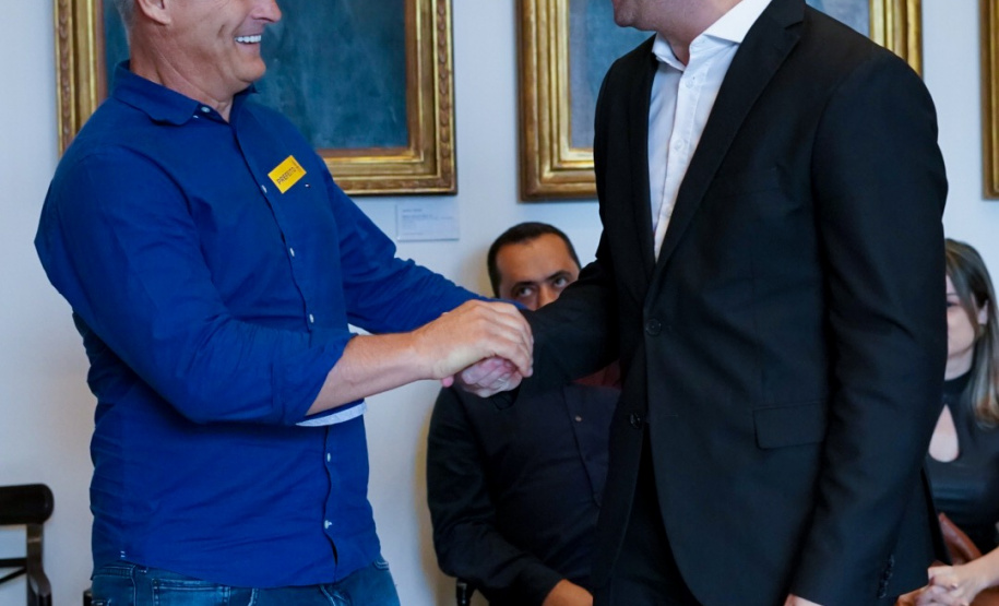 O Governo do Estado conclui esta semana a rodada de autorizações para liberação de recursos do programa Paraná Mais Cidades, que começou há cerca de dois meses. Coordenado pela Casa Civil, o programa é uma parceria entre o Governo e a Assembleia Legislativa e conta com R$ 351 milhões, provenientes do Tesouro Estadual e da devolução do exercício orçamentário do Legislativo. Foto: Guilherme Flores/Casa Civil