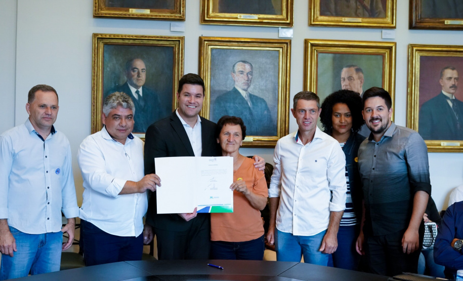 O Governo do Estado conclui esta semana a rodada de autorizações para liberação de recursos do programa Paraná Mais Cidades, que começou há cerca de dois meses. Coordenado pela Casa Civil, o programa é uma parceria entre o Governo e a Assembleia Legislativa e conta com R$ 351 milhões, provenientes do Tesouro Estadual e da devolução do exercício orçamentário do Legislativo. Foto: Guilherme Flores/Casa Civil