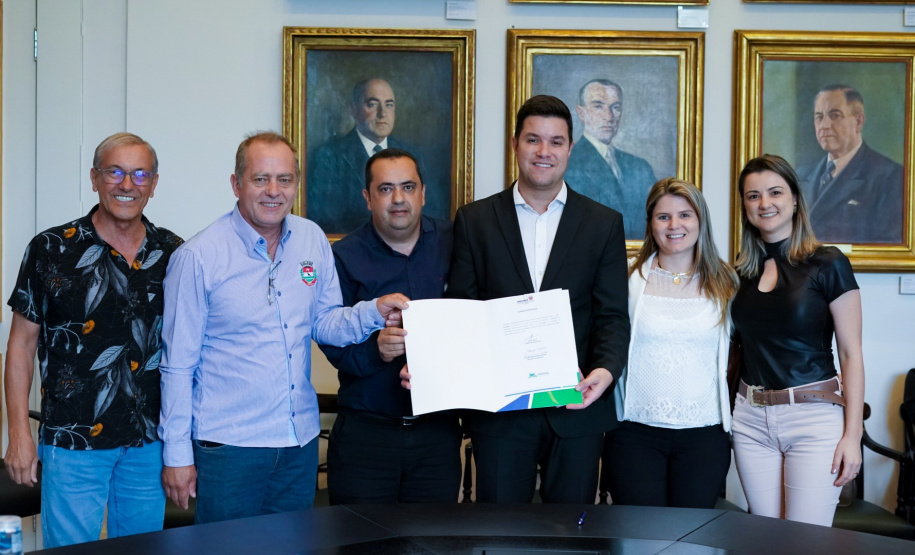 O Governo do Estado conclui esta semana a rodada de autorizações para liberação de recursos do programa Paraná Mais Cidades, que começou há cerca de dois meses. Coordenado pela Casa Civil, o programa é uma parceria entre o Governo e a Assembleia Legislativa e conta com R$ 351 milhões, provenientes do Tesouro Estadual e da devolução do exercício orçamentário do Legislativo. Foto: Guilherme Flores/Casa Civil