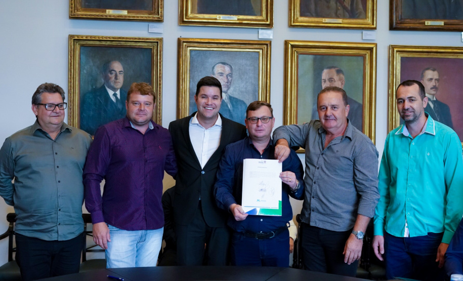 O Governo do Estado conclui esta semana a rodada de autorizações para liberação de recursos do programa Paraná Mais Cidades, que começou há cerca de dois meses. Coordenado pela Casa Civil, o programa é uma parceria entre o Governo e a Assembleia Legislativa e conta com R$ 351 milhões, provenientes do Tesouro Estadual e da devolução do exercício orçamentário do Legislativo. Foto: Guilherme Flores/Casa Civil