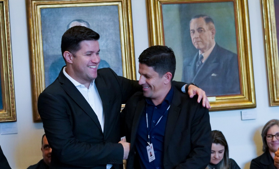 O Governo do Estado conclui esta semana a rodada de autorizações para liberação de recursos do programa Paraná Mais Cidades, que começou há cerca de dois meses. Coordenado pela Casa Civil, o programa é uma parceria entre o Governo e a Assembleia Legislativa e conta com R$ 351 milhões, provenientes do Tesouro Estadual e da devolução do exercício orçamentário do Legislativo. Foto: Guilherme Flores/Casa Civil