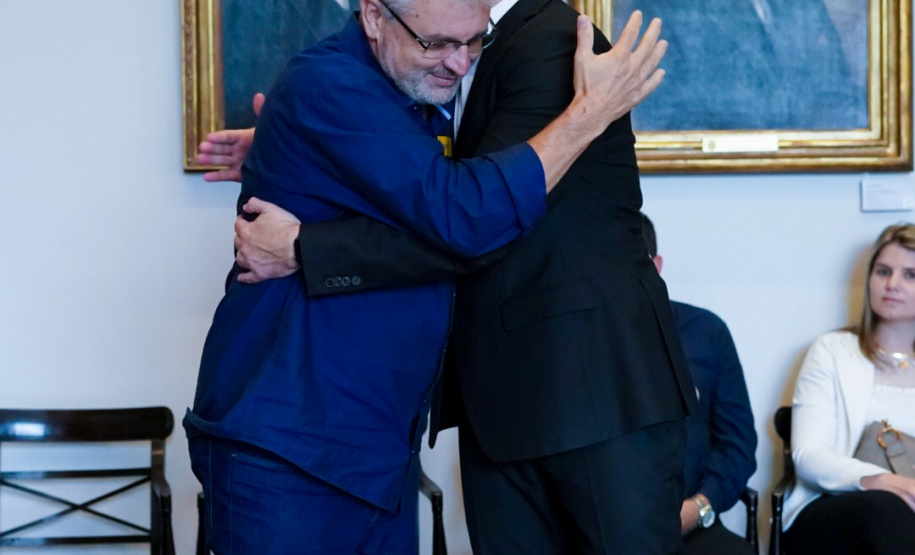 O Governo do Estado conclui esta semana a rodada de autorizações para liberação de recursos do programa Paraná Mais Cidades, que começou há cerca de dois meses. Coordenado pela Casa Civil, o programa é uma parceria entre o Governo e a Assembleia Legislativa e conta com R$ 351 milhões, provenientes do Tesouro Estadual e da devolução do exercício orçamentário do Legislativo. Foto: Guilherme Flores/Casa Civil