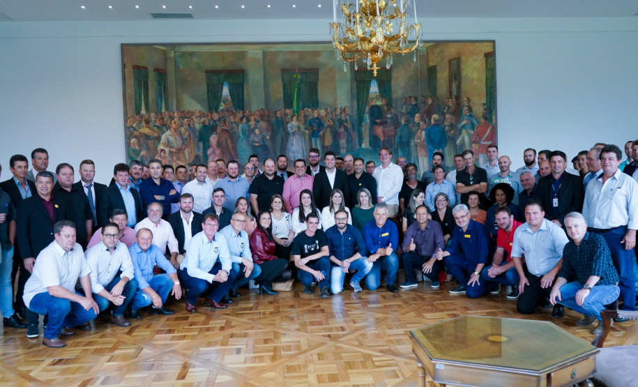 O Governo do Estado conclui esta semana a rodada de autorizações para liberação de recursos do programa Paraná Mais Cidades, que começou há cerca de dois meses. Coordenado pela Casa Civil, o programa é uma parceria entre o Governo e a Assembleia Legislativa e conta com R$ 351 milhões, provenientes do Tesouro Estadual e da devolução do exercício orçamentário do Legislativo. Foto: Guilherme Flores/Casa Civil