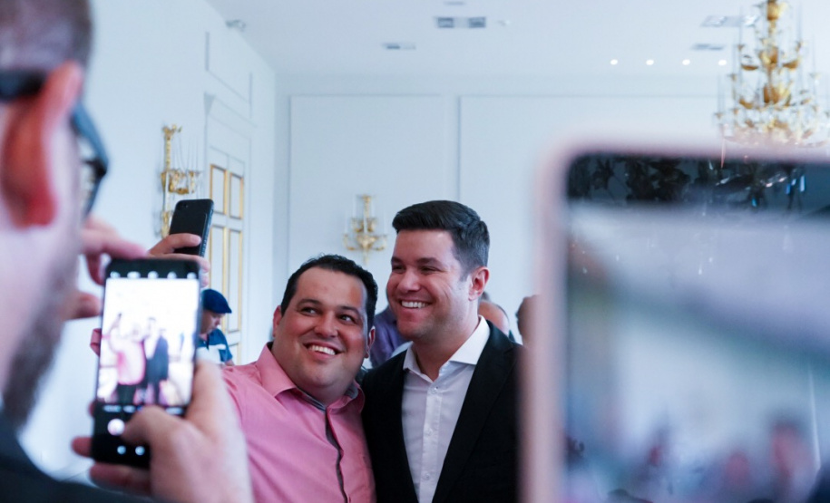 O Governo do Estado conclui esta semana a rodada de autorizações para liberação de recursos do programa Paraná Mais Cidades, que começou há cerca de dois meses. Coordenado pela Casa Civil, o programa é uma parceria entre o Governo e a Assembleia Legislativa e conta com R$ 351 milhões, provenientes do Tesouro Estadual e da devolução do exercício orçamentário do Legislativo. Foto: Guilherme Flores/Casa Civil