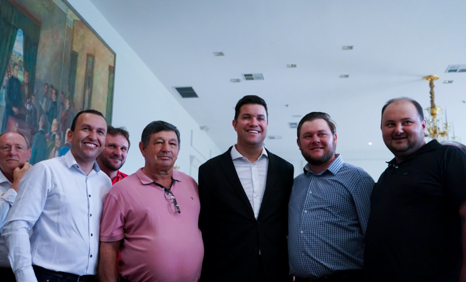 O Governo do Estado conclui esta semana a rodada de autorizações para liberação de recursos do programa Paraná Mais Cidades, que começou há cerca de dois meses. Coordenado pela Casa Civil, o programa é uma parceria entre o Governo e a Assembleia Legislativa e conta com R$ 351 milhões, provenientes do Tesouro Estadual e da devolução do exercício orçamentário do Legislativo. Foto: Guilherme Flores/Casa Civil