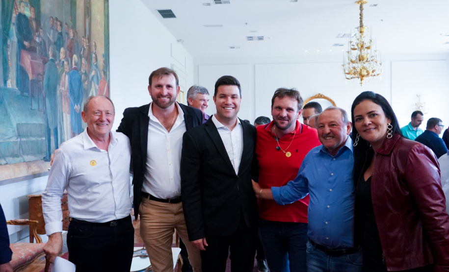 O Governo do Estado conclui esta semana a rodada de autorizações para liberação de recursos do programa Paraná Mais Cidades, que começou há cerca de dois meses. Coordenado pela Casa Civil, o programa é uma parceria entre o Governo e a Assembleia Legislativa e conta com R$ 351 milhões, provenientes do Tesouro Estadual e da devolução do exercício orçamentário do Legislativo. Foto: Guilherme Flores/Casa Civil