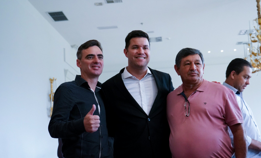 O Governo do Estado conclui esta semana a rodada de autorizações para liberação de recursos do programa Paraná Mais Cidades, que começou há cerca de dois meses. Coordenado pela Casa Civil, o programa é uma parceria entre o Governo e a Assembleia Legislativa e conta com R$ 351 milhões, provenientes do Tesouro Estadual e da devolução do exercício orçamentário do Legislativo. Foto: Guilherme Flores/Casa Civil