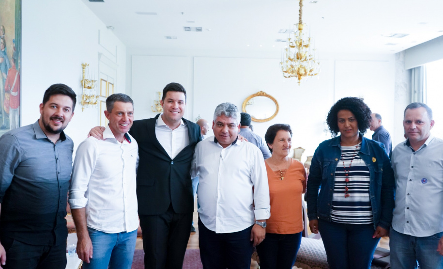 O Governo do Estado conclui esta semana a rodada de autorizações para liberação de recursos do programa Paraná Mais Cidades, que começou há cerca de dois meses. Coordenado pela Casa Civil, o programa é uma parceria entre o Governo e a Assembleia Legislativa e conta com R$ 351 milhões, provenientes do Tesouro Estadual e da devolução do exercício orçamentário do Legislativo. Foto: Guilherme Flores/Casa Civil