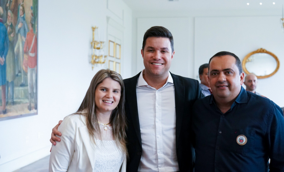 O Governo do Estado conclui esta semana a rodada de autorizações para liberação de recursos do programa Paraná Mais Cidades, que começou há cerca de dois meses. Coordenado pela Casa Civil, o programa é uma parceria entre o Governo e a Assembleia Legislativa e conta com R$ 351 milhões, provenientes do Tesouro Estadual e da devolução do exercício orçamentário do Legislativo. Foto: Guilherme Flores/Casa Civil