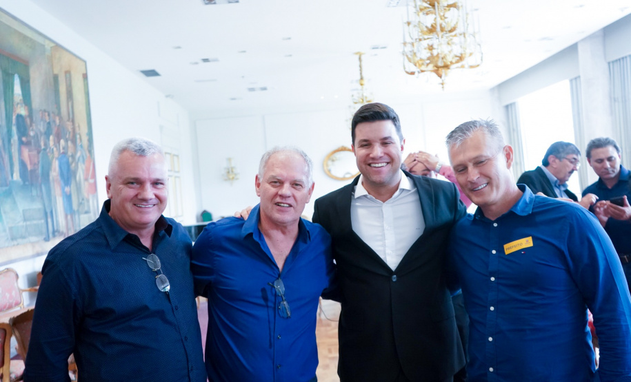 O Governo do Estado conclui esta semana a rodada de autorizações para liberação de recursos do programa Paraná Mais Cidades, que começou há cerca de dois meses. Coordenado pela Casa Civil, o programa é uma parceria entre o Governo e a Assembleia Legislativa e conta com R$ 351 milhões, provenientes do Tesouro Estadual e da devolução do exercício orçamentário do Legislativo. Foto: Guilherme Flores/Casa Civil