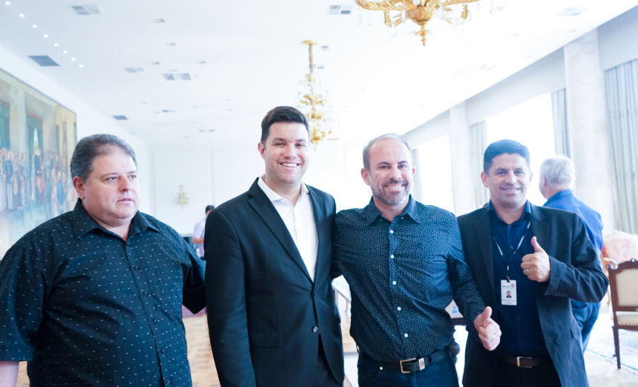 O Governo do Estado conclui esta semana a rodada de autorizações para liberação de recursos do programa Paraná Mais Cidades, que começou há cerca de dois meses. Coordenado pela Casa Civil, o programa é uma parceria entre o Governo e a Assembleia Legislativa e conta com R$ 351 milhões, provenientes do Tesouro Estadual e da devolução do exercício orçamentário do Legislativo. Foto: Guilherme Flores/Casa Civil