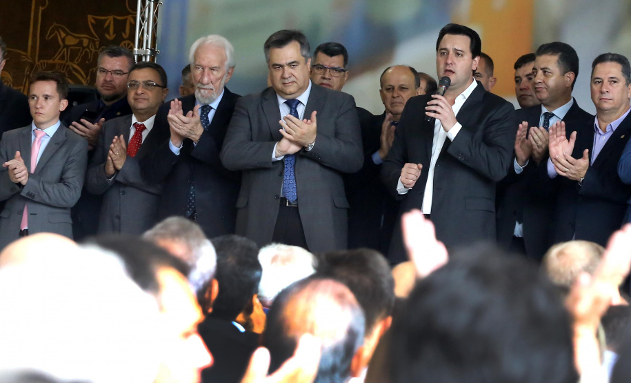 O governador Carlos Massa Ratinho Junior autorizou nesta terça-feira (3) o repasse de R$ 78 milhões para hospitais filantrópicos. Os recursos são destinados a obras (R$ 44,5 milhões) e equipamentos (R$ 33,5 milhões). É o maior pacote financeiro unificado da história às instituições, que atendem mais de 50% dos pacientes do Sistema Único de Saúde (SUS) no Paraná. Curitiba,03/12/2019 Foto:Jaelson Lucas / AEN