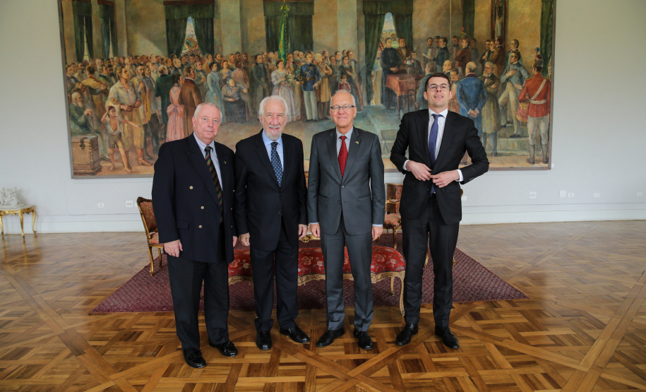 O vice governador Darci Piana recebe nesta terça-feira (3), o embaixador da Alemanha no Brasil, Georg Witschel no Palácio Iguaçu.   Curitiba, 03/12/2019 -  Foto: Geraldo Bubniak/AEN