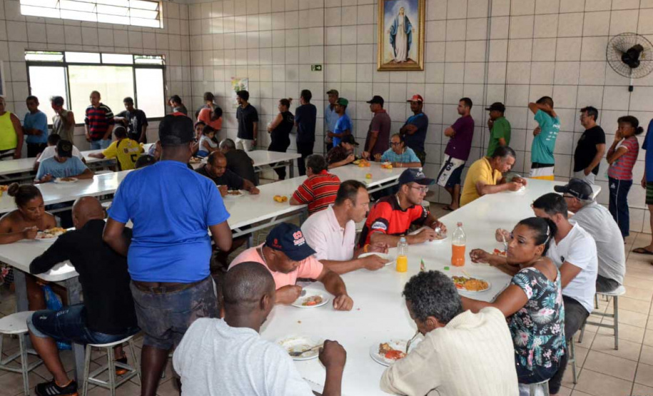 Representantes da Superintendência Geral de Diálogo e Interação Social (Sudis) visitaram nesta terça-feira (3), em Maringá, entidades carentes com o objetivo de fortalecer e atender as demandas de todos os setores da sociedade, principalmente dos mais necessitatos. Foto: Nelson/SUDIS