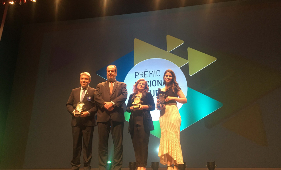 Na Semana Nacional do Turismo, o Paraná concorreu com projetos selecionados entre as Iniciativas de Destaque do Prêmio Nacional de Turismo. Ações de Foz do Iguaçu e de Guarapuava foram selecionadas entre mais de trezentos inscritos. A cerimônia de premiação aconteceui nesta quarta feira (04) em Belo Horizonte (MG).Foto: Edson Thomaz