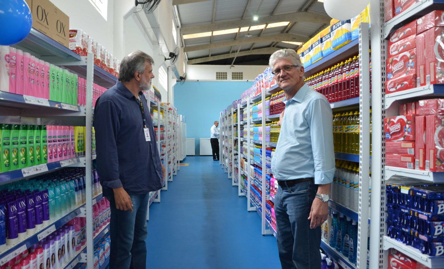 O secretário estadual da Agricultura e do Abastecimento, Norberto Ortigara, participou nesta quinta-feira (05) da inauguração do Armazém da Família em Campo Magro. Esta é a décima unidade implantada na Região Metropolitana de Curitiba, viabilizada por meio de parceria entre a Prefeitura da Capital, responsável pelo programa, e o município.Foto:SEAB