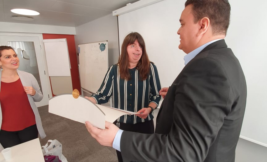 Representantes do Governo do Paraná começaram a capacitação oferecida pelo governo dinamarquês, em parceria com a Transparência Internacional e Canadá. Nesta primeira semana, o grupo conhece a administração pública da Dinamarca, considerado o país menos corrupto do mundo, e participa de workshops sobre transparência, integridade e combate à corrupção. O curso será concluído em 13 de dezembro. Foto:CGE