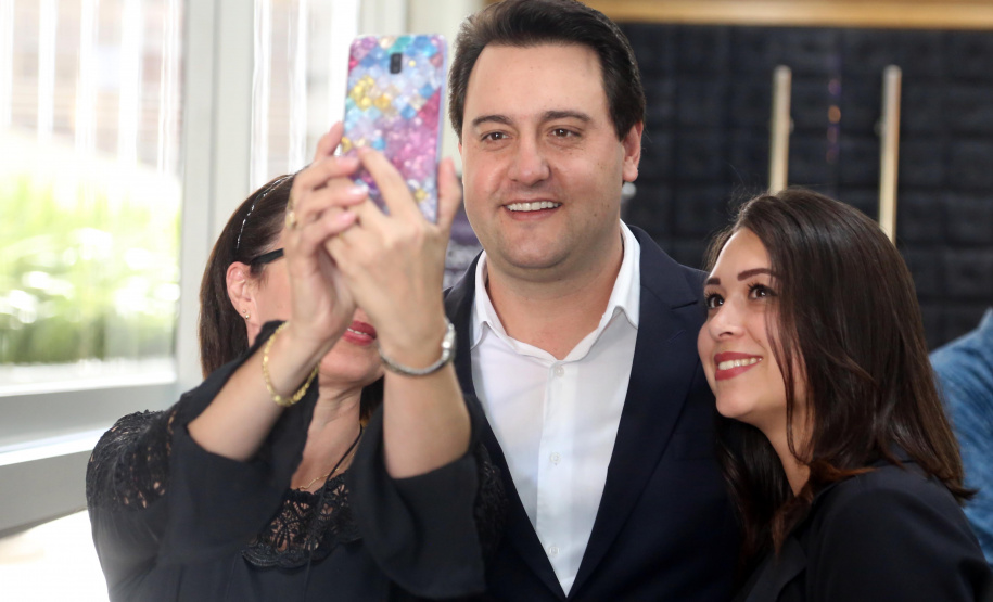 O governador Carlos Massa Ratinho Junior afirmou nesta quinta-feira (5) que a modernização do Estado passa pelo papel de fiscalização do Ministério Público do Paraná (MPPR) e pela construção de políticas conjuntas de atendimento social. Ele participou do Congresso Estadual do MPPR e de uma sessão plenária sobre planejamento estratégico do órgão, que acontecem em Curitiba.Foto Gilson Abreu/AEN