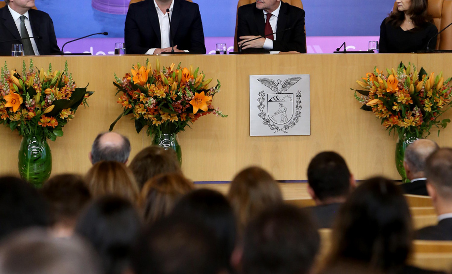 O governador Carlos Massa Ratinho Junior afirmou nesta quinta-feira (5) que a modernização do Estado passa pelo papel de fiscalização do Ministério Público do Paraná (MPPR) e pela construção de políticas conjuntas de atendimento social. Ele participou do Congresso Estadual do MPPR e de uma sessão plenária sobre planejamento estratégico do órgão, que acontecem em Curitiba.Foto Gilson Abreu/AEN