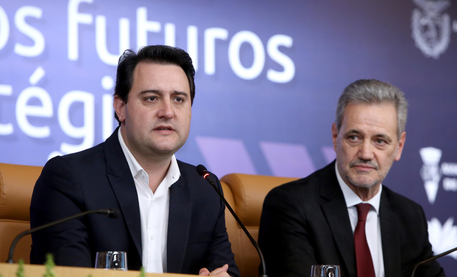 O governador Carlos Massa Ratinho Junior afirmou nesta quinta-feira (5) que a modernização do Estado passa pelo papel de fiscalização do Ministério Público do Paraná (MPPR) e pela construção de políticas conjuntas de atendimento social. Ele participou do Congresso Estadual do MPPR e de uma sessão plenária sobre planejamento estratégico do órgão, que acontecem em Curitiba.Foto Gilson Abreu/AEN