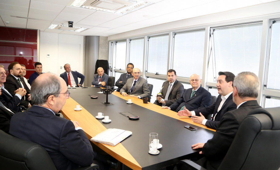 O governador Carlos Massa Ratinho Junior afirmou nesta quinta-feira (5) que a modernização do Estado passa pelo papel de fiscalização do Ministério Público do Paraná (MPPR) e pela construção de políticas conjuntas de atendimento social. Ele participou do Congresso Estadual do MPPR e de uma sessão plenária sobre planejamento estratégico do órgão, que acontecem em Curitiba.Foto Gilson Abreu/AEN