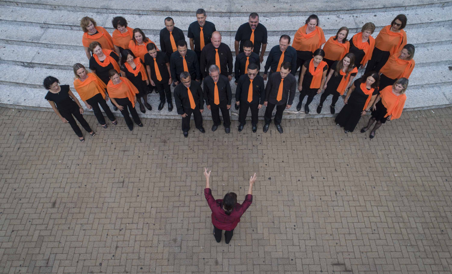 Corais da Copel realizam apresentações natalinas.Foto: Copel